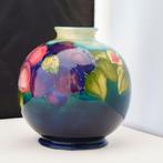 Schitterende Walter Moorcroft Vaas 10,5cm met Anemonen (41), Antiek en Kunst, Ophalen of Verzenden