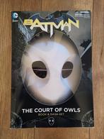 Batman: The Court of Owls Mask & Book Set, Eén comic, Amerika, Ophalen of Verzenden, Zo goed als nieuw