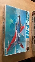 Hasegawa general dynamics f16a 1/32 js100, Hobby en Vrije tijd, Ophalen of Verzenden, Zo goed als nieuw, Groter dan 1:72, Hasegawa