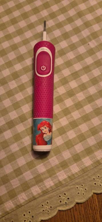 Oral B elektrische kinder tandenborstel  beschikbaar voor biedingen