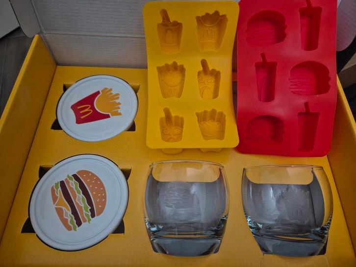 McDonalds Drink Set - Nieuw in Doos!, Huis en Inrichting, Keuken | Keukenbenodigdheden, Nieuw, Ophalen of Verzenden