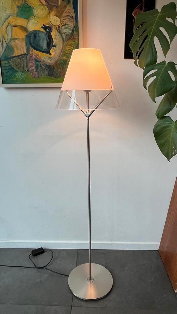 Italiaans design vloerlamp Pragma touch Lucitalia, Huis en Inrichting, Lampen | Vloerlampen, Gebruikt, 150 tot 200 cm, Kunststof