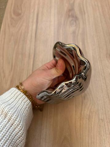 Decoratieve Schelp - Zilverkleurig beschikbaar voor biedingen