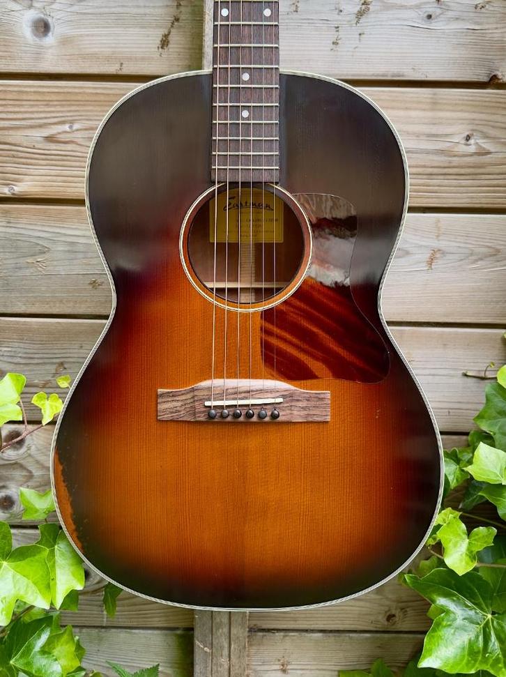 Eastman LG model Adirondack Red Spruce / Varnish SUPER RARE, Muziek en Instrumenten, Snaarinstrumenten | Gitaren | Akoestisch