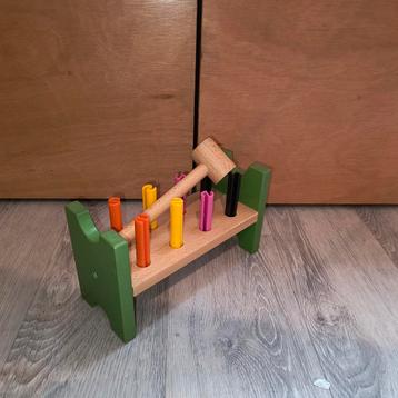 Kleurrijk Hamerspel beschikbaar voor biedingen