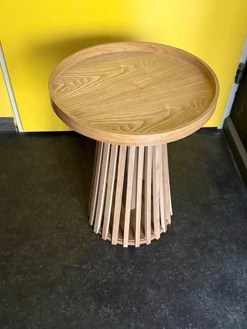 Houten Bijzettafel - Lichte Beschadiging beschikbaar voor biedingen