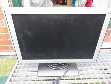19 inch monitor beschikbaar voor biedingen