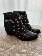 Zwarte laarzen met studs - maat 39, Ophalen, Zo goed als nieuw, Zwart, Lage of Enkellaarzen
