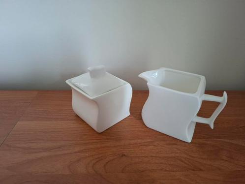 Maxwell & Williams white basics Motion suikerpot en melkkan, Huis en Inrichting, Keuken | Servies, Zo goed als nieuw, Overige typen