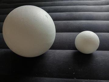 Piepschuim bol/bal  beschikbaar voor biedingen