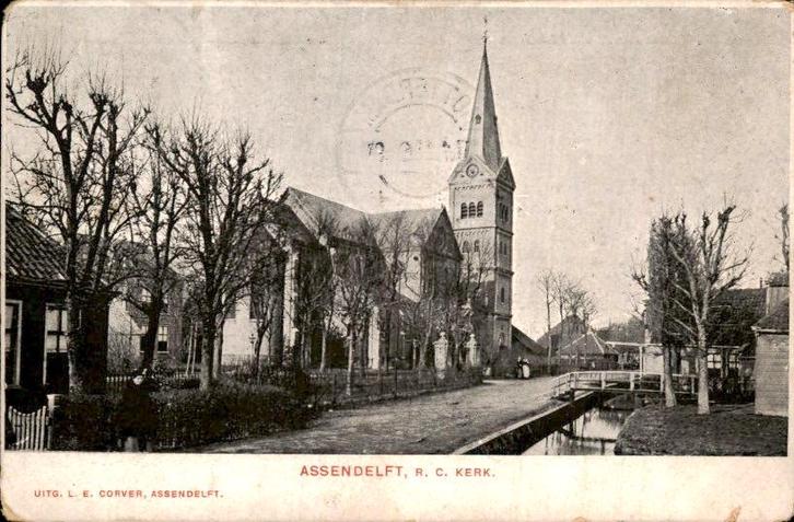 Assendelft - R.C. Kerk, Verzamelen, Ansichtkaarten | Nederland, Gelopen, Noord-Holland, Voor 1920, Ophalen of Verzenden