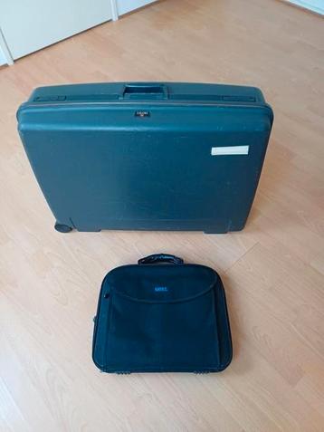 Grote reiskoffer + laptoptas. beschikbaar voor biedingen