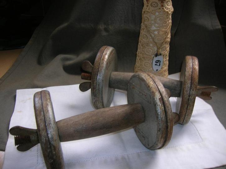2 oude halters dumbbells 4 ijzeren schijven 2600 gram, Antiek en Kunst, Curiosa en Brocante, Ophalen of Verzenden