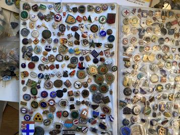 Mooie speldjes 21 beschikbaar voor biedingen