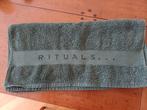 Rituals handdoek 50x100 petrol, Huis en Inrichting, Ophalen of Verzenden, Nieuw, Groen, Handdoek