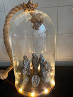 Mooie glazen stolp met kerststalletje en verlichting, Huis en Inrichting, Woonaccessoires | Stolpen, Ophalen of Verzenden, Zo goed als nieuw