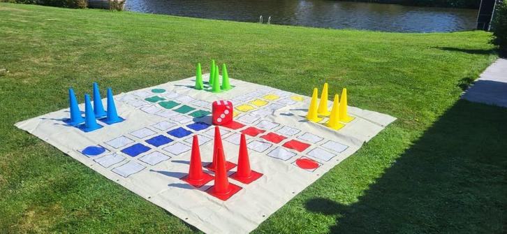 Te huur het welbekende spel, Hobby en Vrije tijd, Feestartikelen | Verhuur, Zo goed als nieuw, Overige, Ophalen