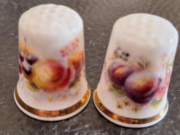 Vingerhoeden van David Bowkett schilder bij Royal Worcester beschikbaar voor biedingen
