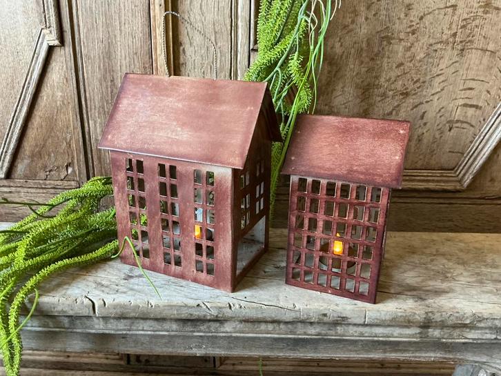 NIEUW set metalen windlicht huisjes Amber, Huis en Inrichting, Woonaccessoires | Kandelaars en Kaarsen, Nieuw, Minder dan 25 cm