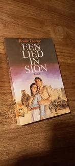 Bodie Thoene - Een lied in Sion, Boeken, Ophalen of Verzenden, Gelezen, Bodie Thoene