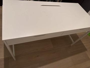 Witte Ikea Bureau met Laden en Klep beschikbaar voor biedingen
