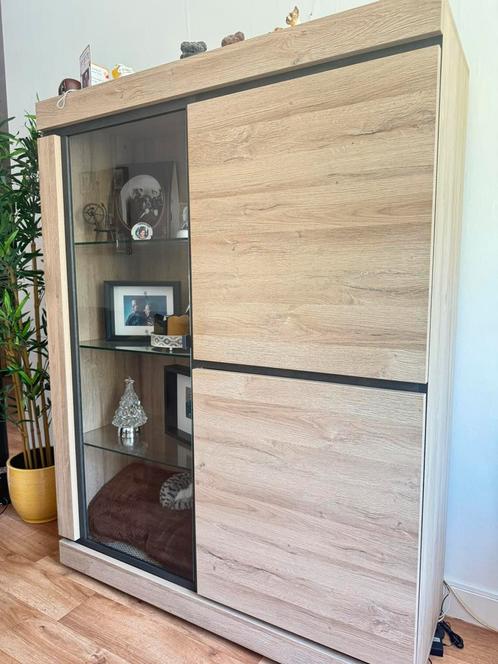 Vitrine MARNOIX 3 deuren met LED franse eik, Huis en Inrichting, Kasten | Vitrinekasten, Zo goed als nieuw, 25 tot 50 cm, Ophalen