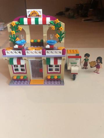 41311 Lego friends Heartlake pizzeria 