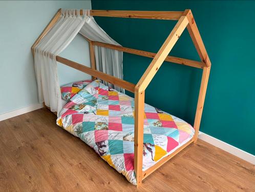 Kinderbed met huisframe, Kinderen en Baby's, Kinderkamer | Bedden, Zo goed als nieuw, 180 cm of meer, 85 tot 100 cm, Matras, Ophalen
