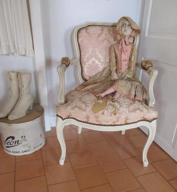 oud Frans fauteuiltje shabby *Marries* beschikbaar voor biedingen