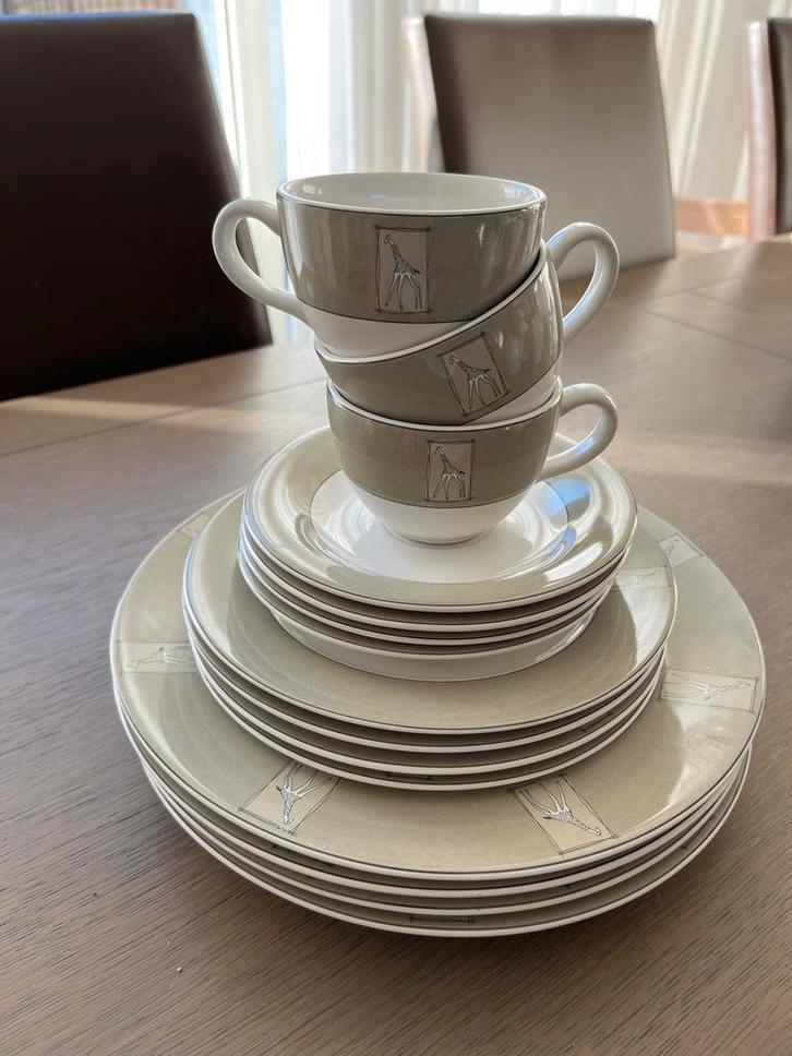 Royal Orchid Stoneware Giraffe Servies, Huis en Inrichting, Keuken | Servies, Zo goed als nieuw, Compleet servies, Overige stijlen