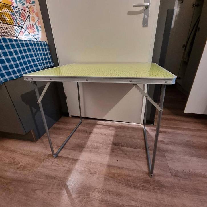 Decathlon Quechua Camping Table / Campingtafel - Foldable, Caravans en Kamperen, Kampeermeubelen, Zo goed als nieuw, Campingtafel