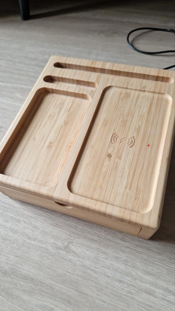 Bamboo wireless charging box/tray, Ophalen, Zo goed als nieuw, Rechthoekig, Hout