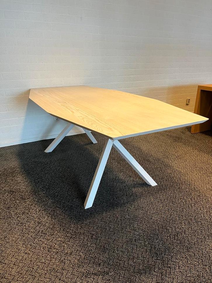 Moderne houten eettafel MONTIS, Huis en Inrichting, Tafels | Eettafels, Zo goed als nieuw, 100 tot 150 cm, 150 tot 200 cm, Vier personen