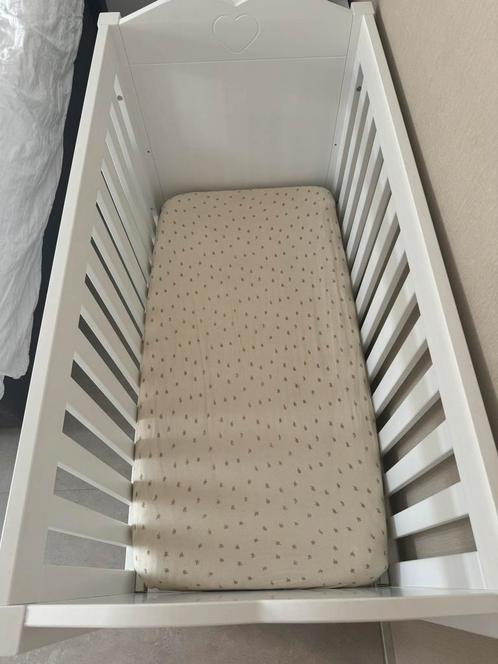 Ledikant en commode wit, Kinderen en Baby's, Babywiegjes en Ledikanten, Zo goed als nieuw, Ledikant, Ophalen of Verzenden