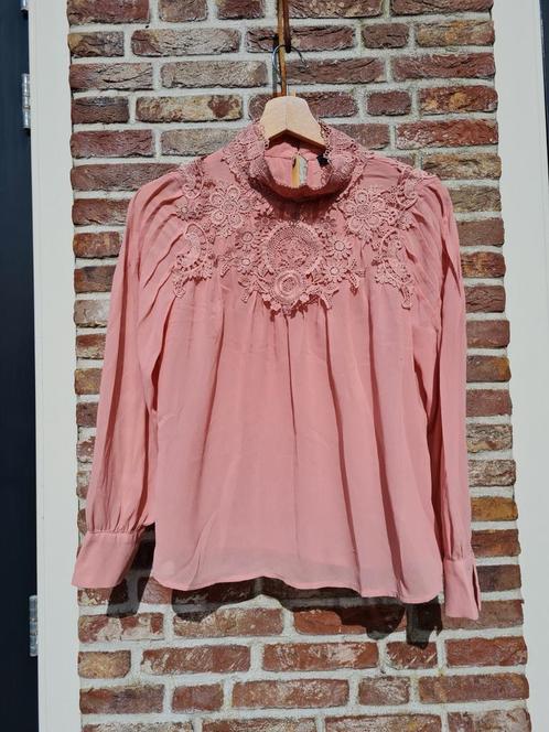 In Vouge blouse Roze met kant, Kleding | Dames, Blouses en Tunieken, Zo goed als nieuw, Roze, Ophalen of Verzenden