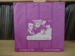 7" Single Family Dogg - A Way Of Life / Throw It Away, Gebruikt, 7 inch, Single, Ophalen of Verzenden