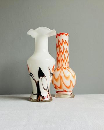 Vintage Opaline vazen swirl Italy Space Age wit oranje MCM beschikbaar voor biedingen