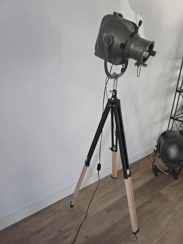 Antieke Strand Electric theater-lamp op Tripod statief €299 beschikbaar voor biedingen