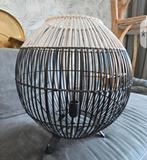 Zwart witte rotan tafellamp, ca 40 cm doorsnede, Ophalen of Verzenden, Gebruikt, Overige materialen, Minder dan 50 cm