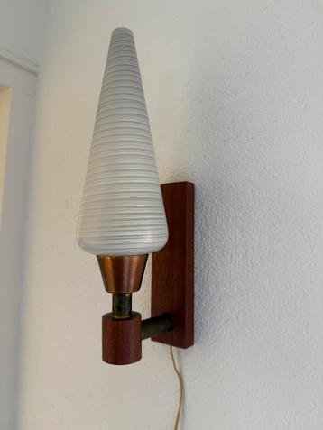 Vintage wandlamp Deens design tekhout koper glazen kelk beschikbaar voor biedingen