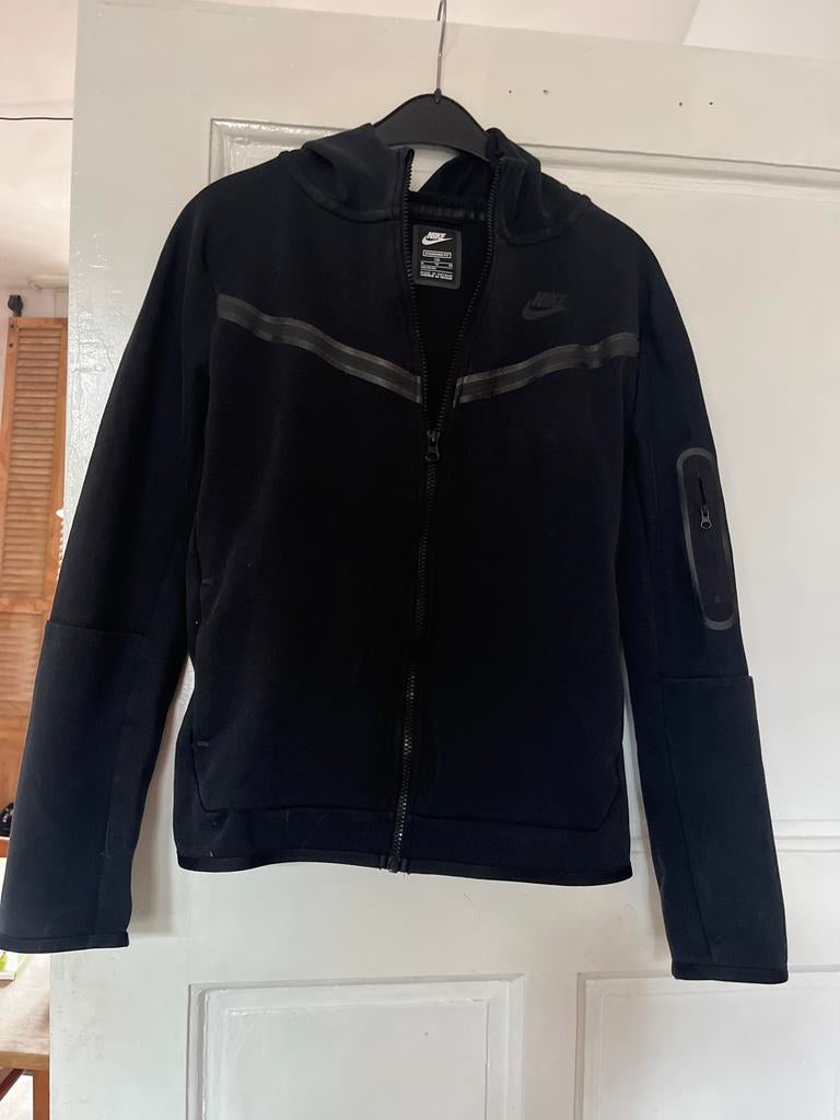 Nike Tech Fleece Vest Maat 164, Kinderen en Baby's, Kinderkleding | Maat 164, Ophalen of Verzenden, Zo goed als nieuw, Jongen