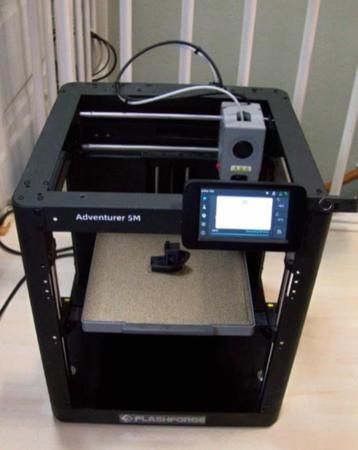 Flashforge Adventurer 5M met veel extra's beschikbaar voor biedingen