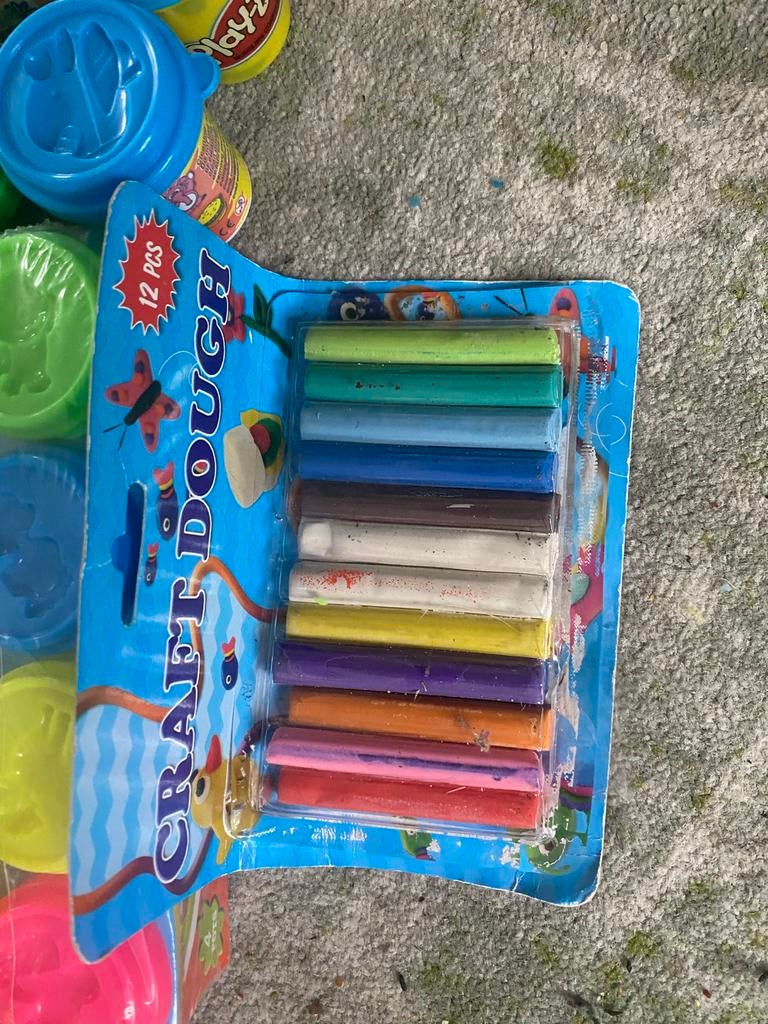 Doos Klei met Accessoires - Creatief Speelplezier!, Ophalen, Gebruikt, Knutselen