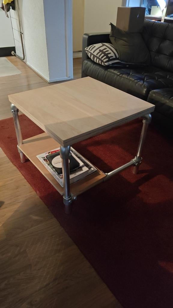 Unieke, handgemaakte koffietafel - Industrieel design, Vierkant, Nieuw, Minder dan 50 cm, Industrieel