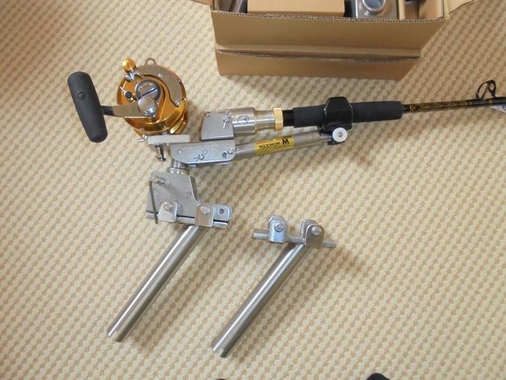 2x Big Game Boot RVS Hengel en Reel Houder Miya Epoch Japan., Watersport en Boten, Hengelsport | Zeevissen, Nieuw, Overige typen