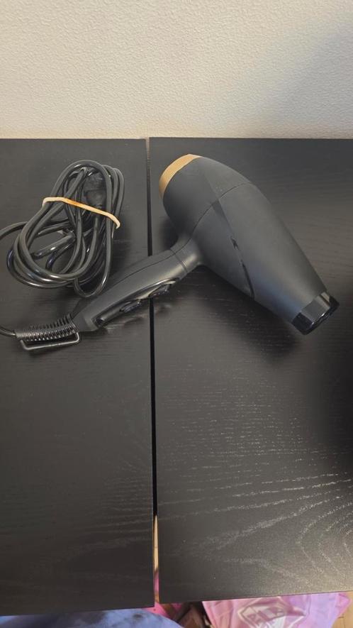 Babyliss 6704e föhn zonder kopstukken, Witgoed en Apparatuur, Persoonlijke-verzorgingsapparatuur, Zo goed als nieuw, Haarverzorging