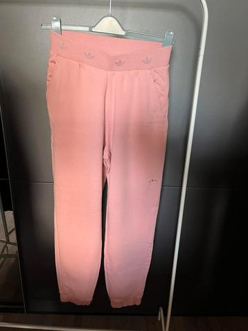 Roze adidas beoek maat 38-40 beschikbaar voor biedingen