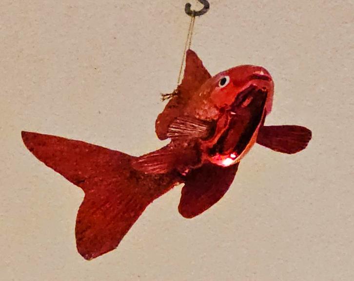 Kerstbal Vis - Rode Decoratie, Huis en Inrichting, Woonaccessoires | Overige, Ophalen of Verzenden