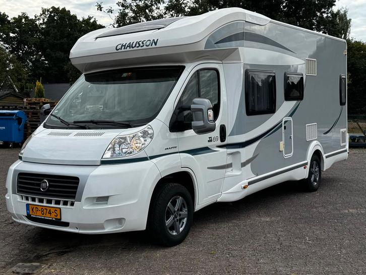 Chausson Titanium TI69 - Frans bed, hefbed, lage km!, Caravans en Kamperen, Campers, Particulier, tot en met 5, Half-integraal