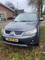 Mitsubishi Outlander 2.4 MPI 125KW 2008 Grijs, Auto's, Mitsubishi, Outlander, Beige, 4 cilinders, 7 stoelen